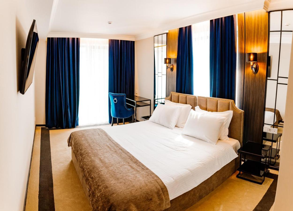 Lion'S Hotel Chisinau Bagian luar foto