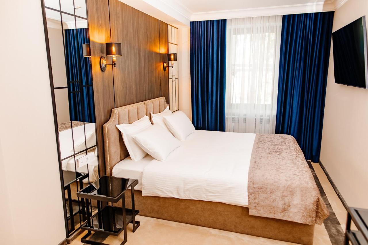 Lion'S Hotel Chisinau Bagian luar foto
